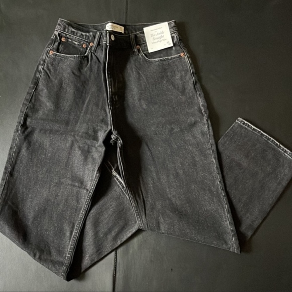 ABERCROMBIE AND FITCH ANKLE STRAIGHT ULTRA HIGH RISE